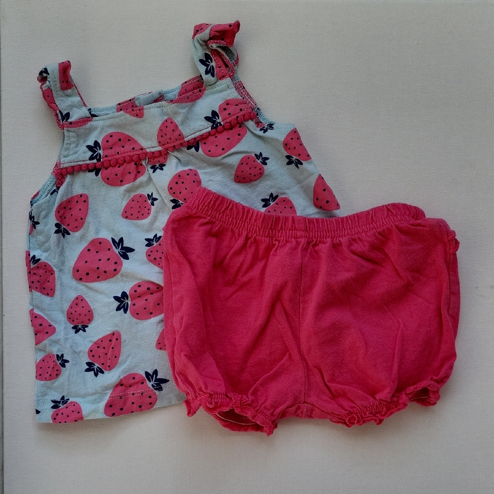 Adorable EUC 6-9m Carter's Strawberry Print Outfit For Summer